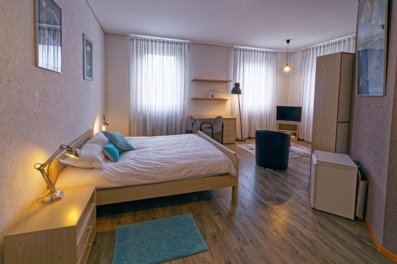 Les Chambres Du Ctn Plan-les-Ouattes Exteriér fotografie